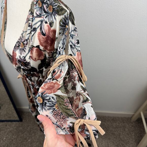 Jayley Silk Blend Floral Robe - Picture 5 of 10